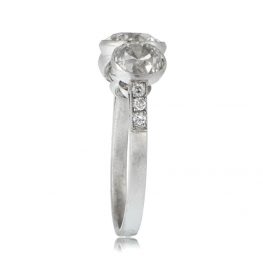 Three stone engagement ring